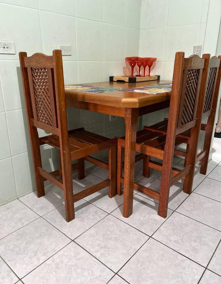 Kitnet Flamingo 31B Apartment Matinhos Bagian luar foto